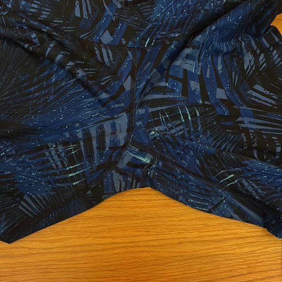 Old Navy Workout Leggings - Picture 3 of 3